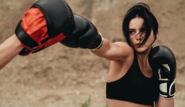 6 Tips for Excelling in Women’s Kickboxing Classes